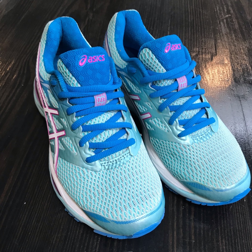 ASICS  Gel Cumulus 18,  wide